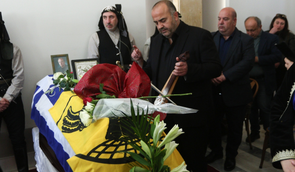 Μιχάλης Χαραλαμπίδης: Με ποντιακή λύρα η κηδεία του ιστορικού στελέχους του ΠΑΣΟΚ