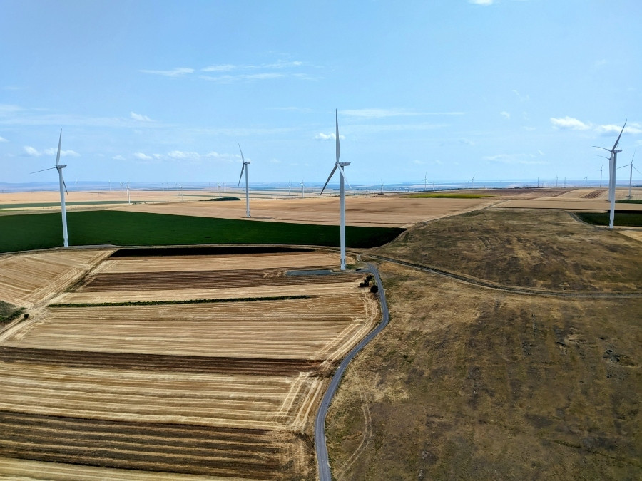 _ΑΠΕ_αιολικο_Ρουμανια_Romania_wind_farm_1_98bc4.jpg