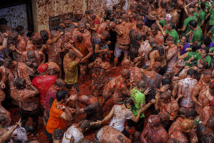 Spain_Tomatina2_8e4f7.jpg