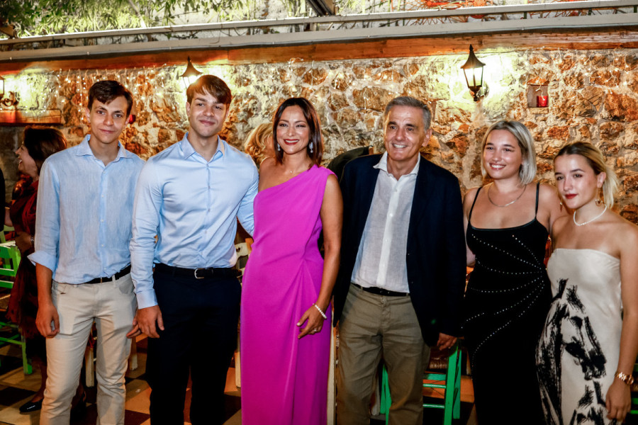 eykleidis-takalotos-olga-nassi-party-symfono-symviosis-01_995d0.jpg