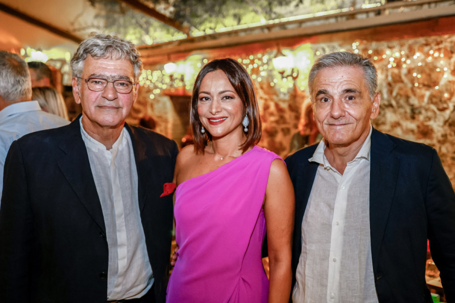 eykleidis-takalotos-olga-nassi-party-symfono-symviosis-03_b2eec.jpg