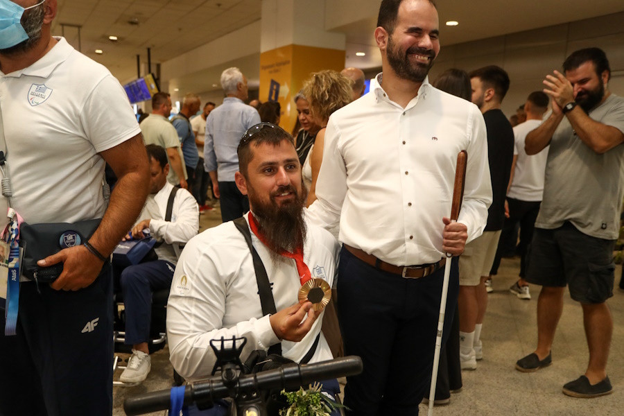 Επέστρεψε στην Αθήνα η ομάδα της Ελλάδας που συμμετείχε στους Παραολυμπιακούς Αγώνες «Παρίσι 2024»