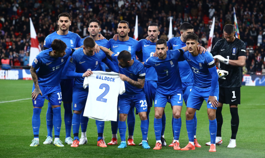 ethniki-elladas-fanela-baldock-02_a84cc.jpg