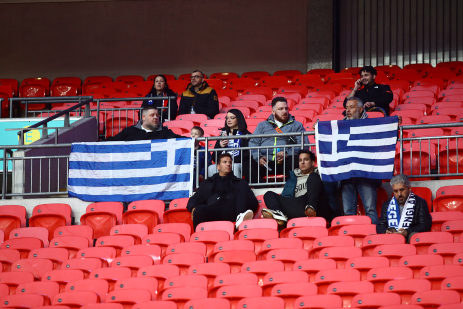 george-baldock-wembley-ethniki-elladas-04_594f4.jpg