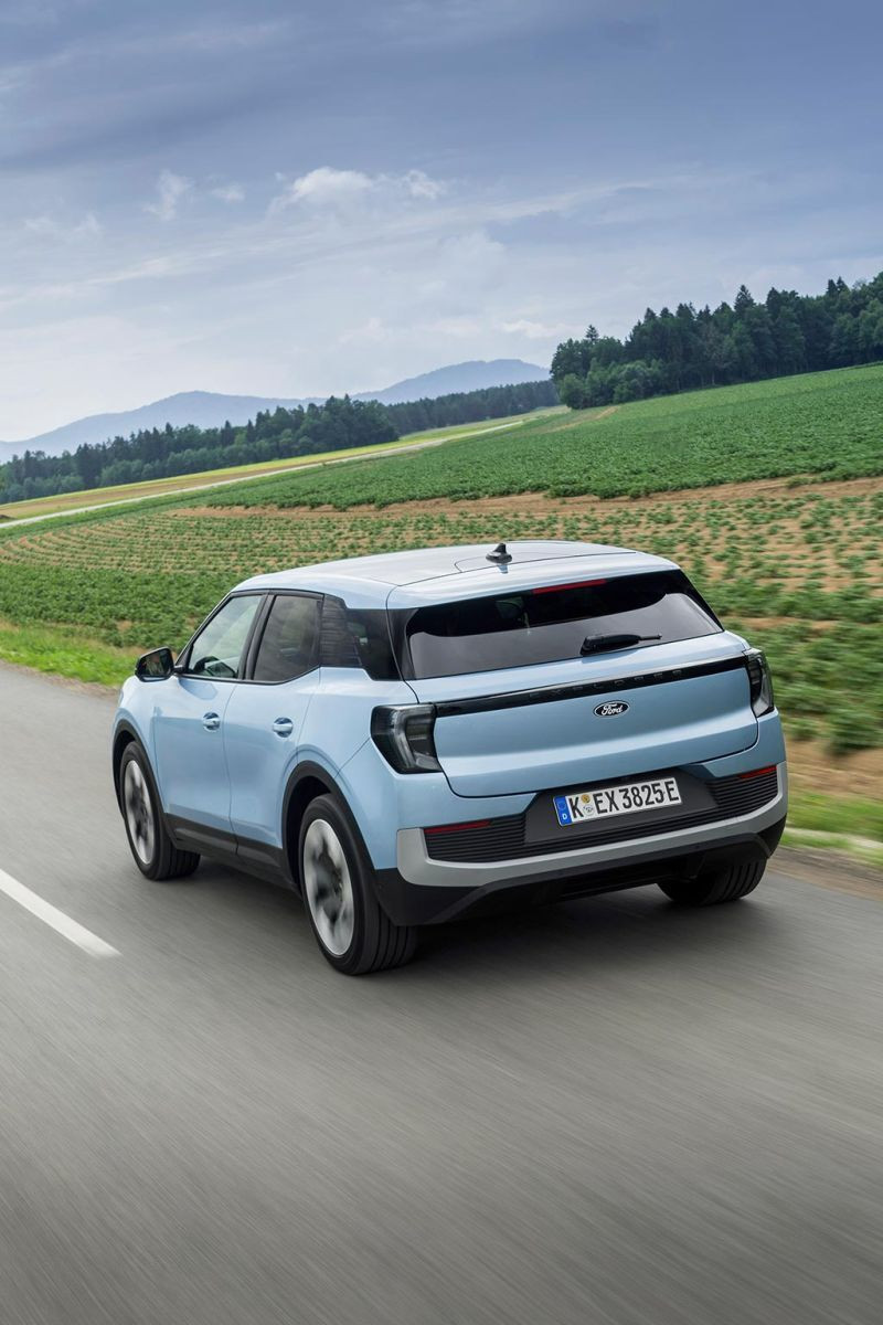 FORD_EXPLORER_2_350af.jpg