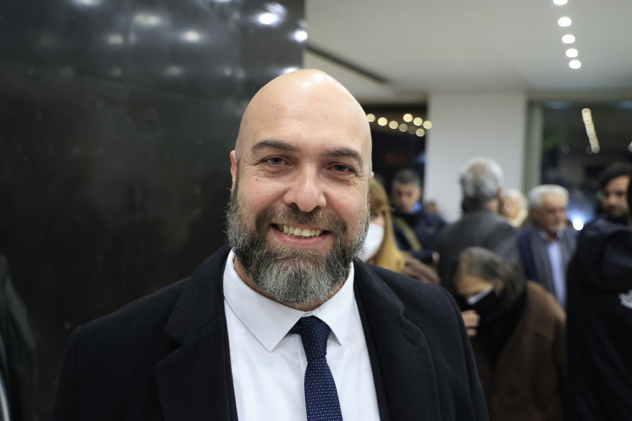 stefanos-kasselakis-parousiasi-vivlio-03_4e3f2.jpeg