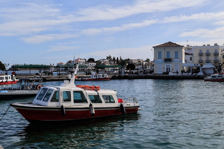 Englishman Found Dead in Spetses: Was a Member of a Sailing Crew - Sustained Head Injuries