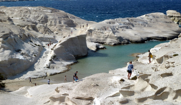 Οι 7 καλύτερες παραλίες της Ελλάδας που «ψηφίζουν» οι Ελβετοί