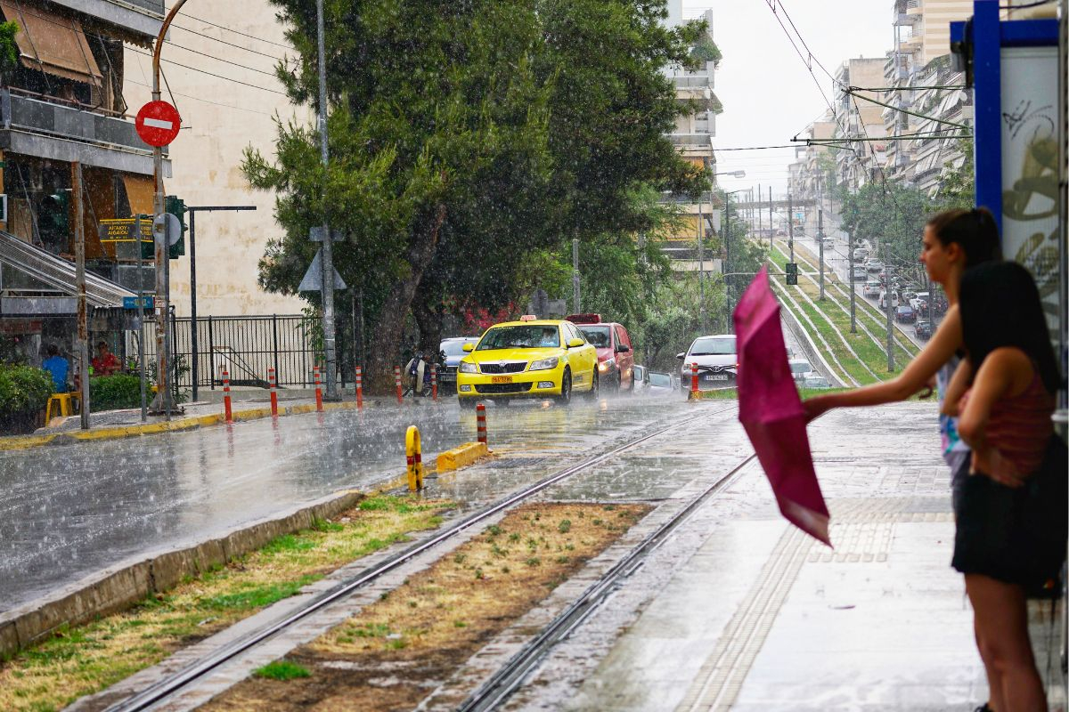 Από τον καύσωνα στα ισχυρά μπουρίνια: Δροσίζει στην Αττική, 42άρια σε 2 περιοχές, προσοχή στη Β. Ελλάδα