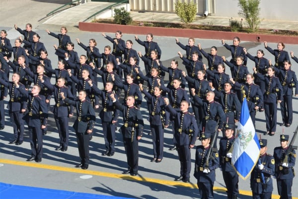 Στρατιωτικές σχολές: Μέτρα μετά το φιάσκο μελετά η κυβέρνηση - Το «τυράκι» για προσέλκυψη υποψηφίων