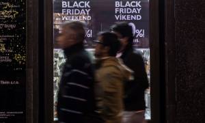 Η Black Friday «υπονόμευσε» τις ενδιάμεσες εκπτώσεις