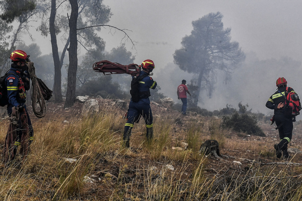 Μεγάλη φωτιά στον Συκεώνα Καρδίτσας - Κινητοποίηση της Πυροσβεστικής από όλη τη Θεσσαλία