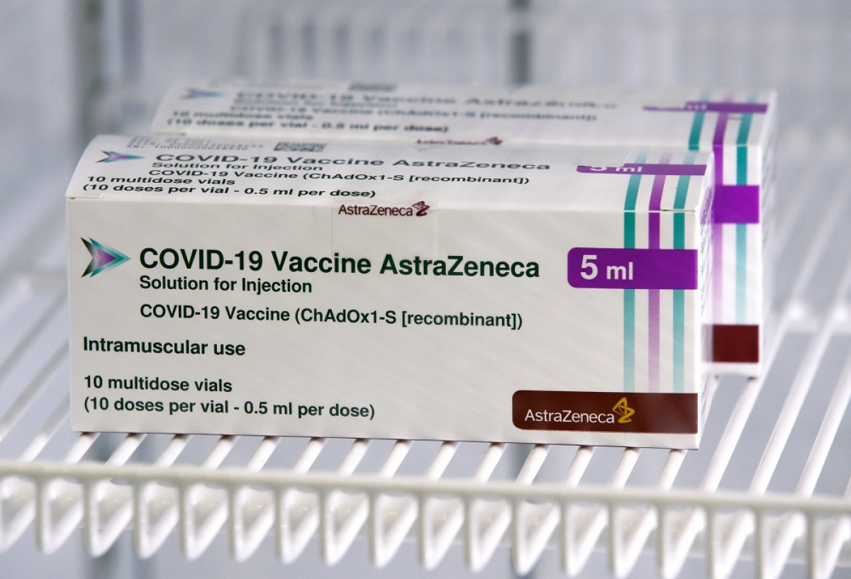 Εμβόλιο AstraZeneca: Οι απαντήσεις για β' δόση, αλλαγή και μίξη εμβολίων