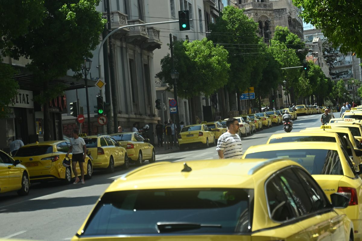 Απεργία για 24 ώρες στα ταξί (9/9) στην Αθήνα - Τι ισχύει με τα ΜΜΜ