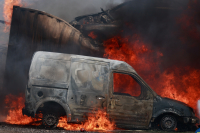 Φωτιά στη βιομηχανική ζώνη της Τρίπολης - Κάηκαν ολοσχερώς αυτοκίνητα