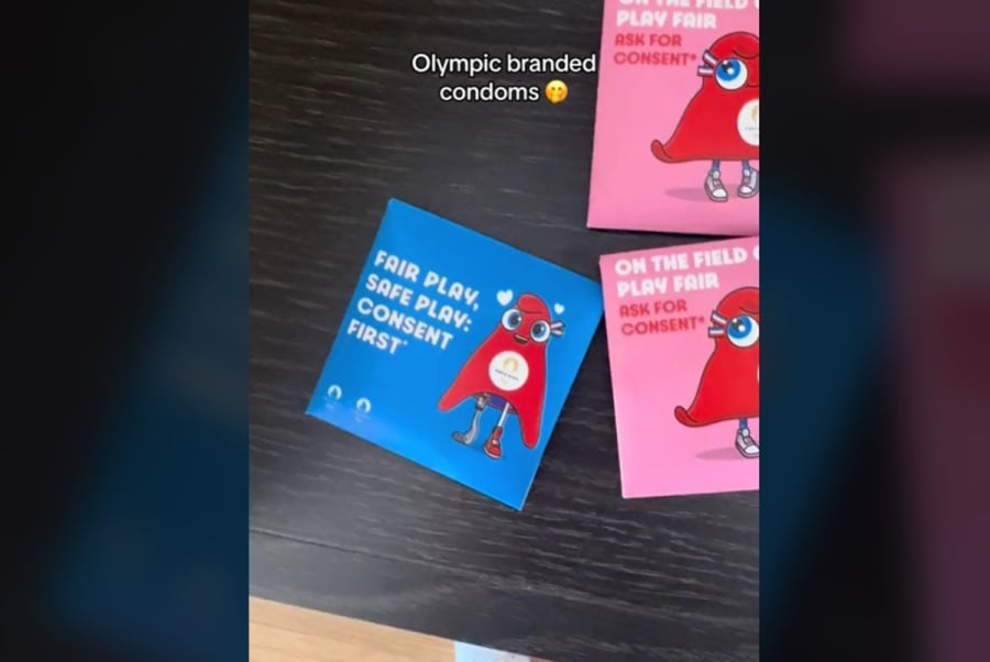 Ολυμπιακοί Αγώνες 2024: Τα δώρα που έδωσαν στους αθλητές - Μοίρασαν κινητά και προφυλακτικά