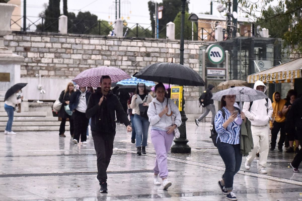 Πότε και τι ώρα οι βροχές στην Αττική - Live η κακοκαιρία