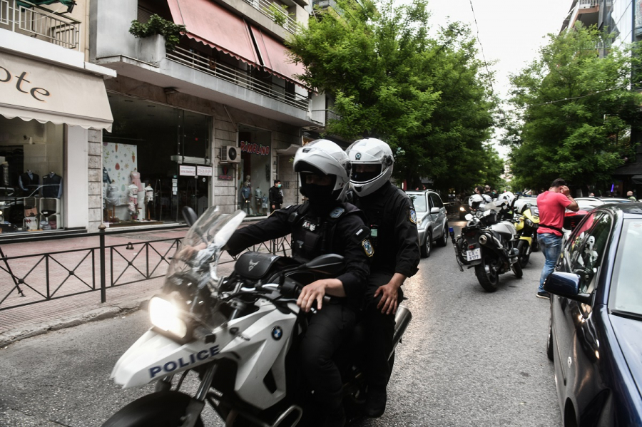 Δολοφονία στο Αιγάλεω: Παραδόθηκε και ομολόγησε ο 20χρονος που σκότωσε τη μητέρα του