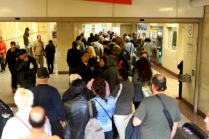 Το μετρό της... ταλαιπωρίας - Ουρές, γκρίνια και οι πολίτες στα όρια τους