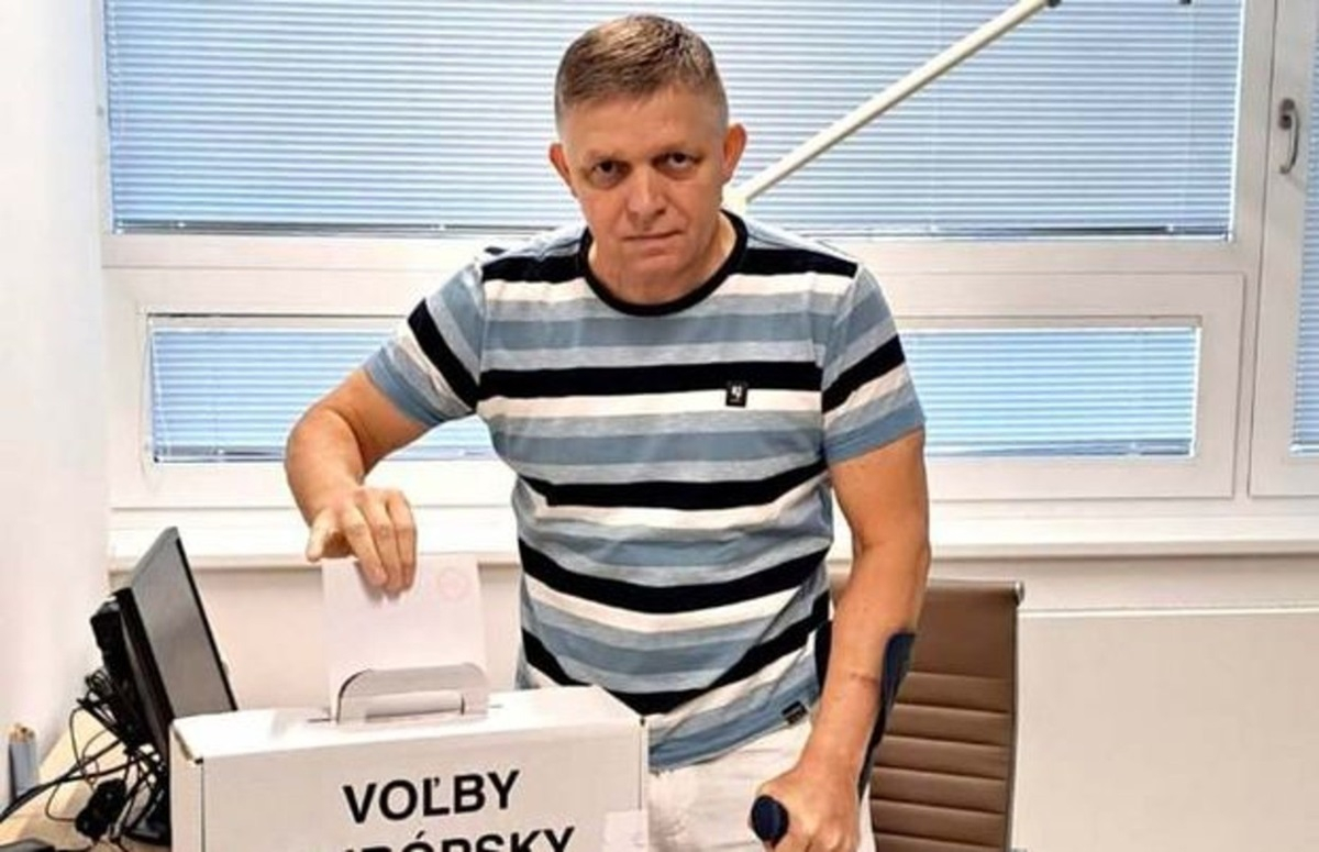 Σλοβακία: Μέσα στο νοσοκομείο ψήφισε ο πρωθυπουργός Ρόμπερτ Φίτσο