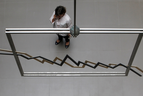 UBS: Οι Έλληνες έχουν χάσει πάνω από 30% του πλούτου τους τη δεκαπενταετία 2008 - 2023