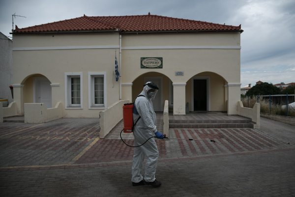 «Κόκκινη» η Αττική: Τι θα ισχύει για τα νησιά του Σαρωνικού