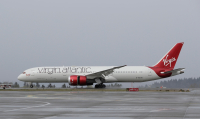 Ξανά ατύχημα με Boeing – Ράγισε το τζάμι του πιλοτηρίου σε πτήση της Virgin Atlantic