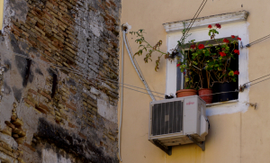 Καύσωνας: 65 ευρώ για 12 ώρες κλιματιστικό - Πόσο καίνε όλα τα aircondition