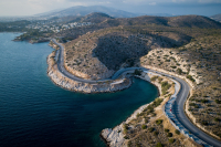 Στην παραλία με μέσα μεταφοράς: 3 επιλογές στην Αττική για μετακίνηση χωρίς αυτοκίνητο