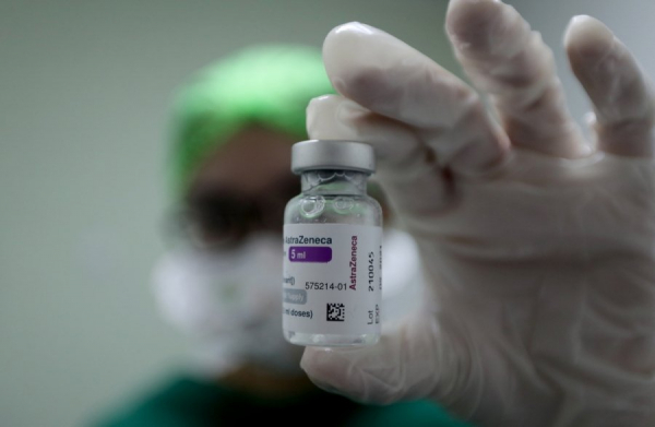 Νέο εμβόλιο ετοιμάζει η AstraZeneca