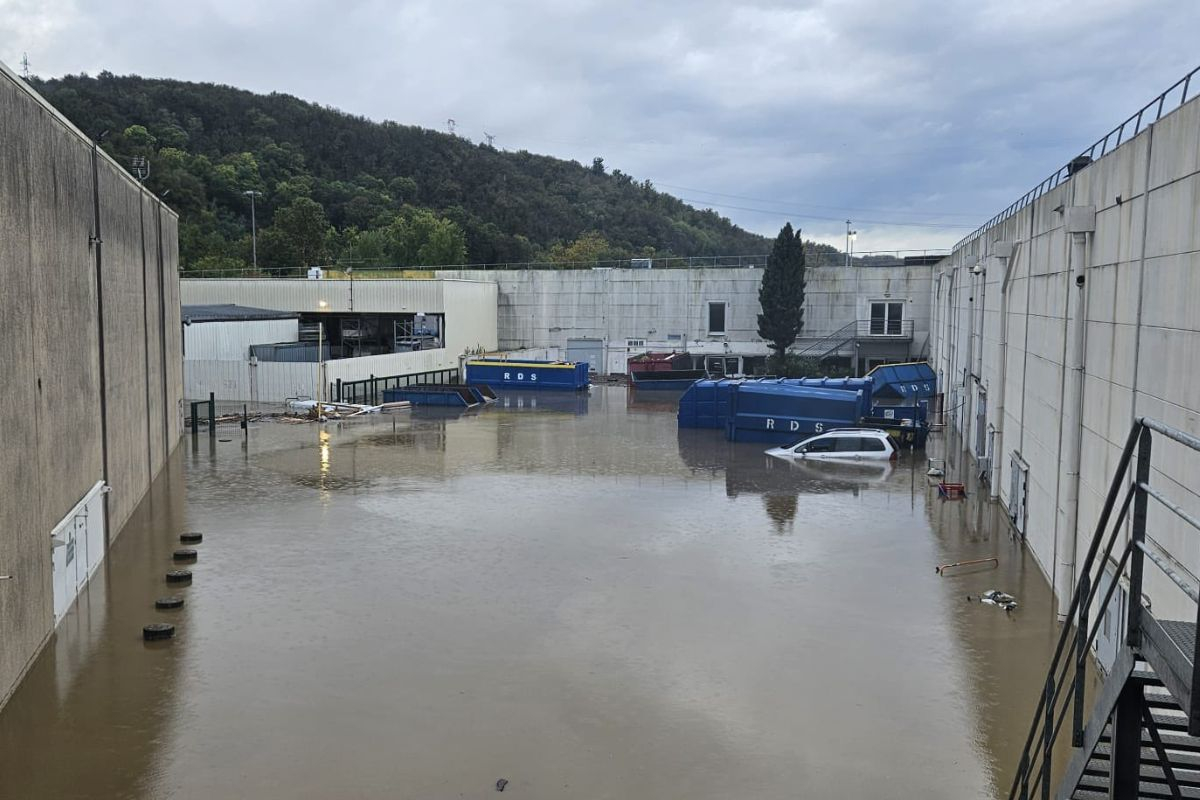 Γαλλία και Ιταλία δοκιμάζονται από σφοδρή κακοκαιρία: Πλημμύρες, εκκενώσεις, κατολισθήσεις (βίντεο)