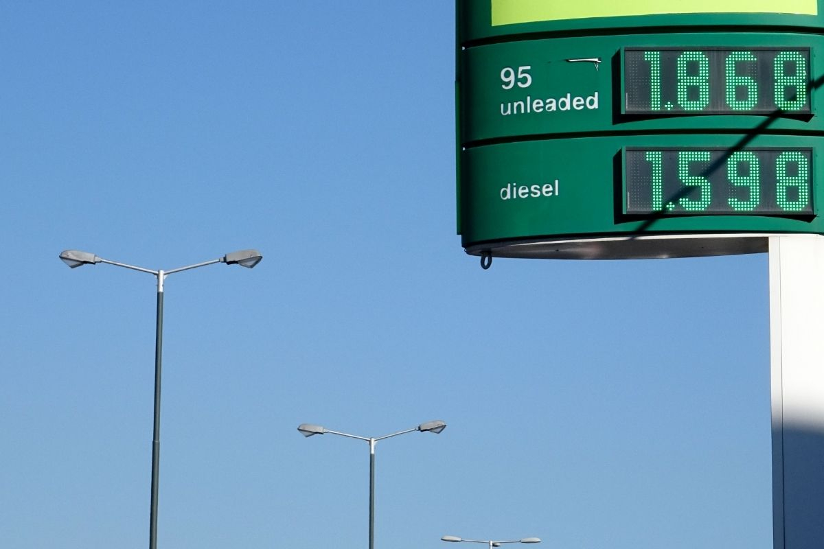 Επίδομα βενζίνης: Πότε χάνουν τα 45 ευρώ οι δικαιούχοι
