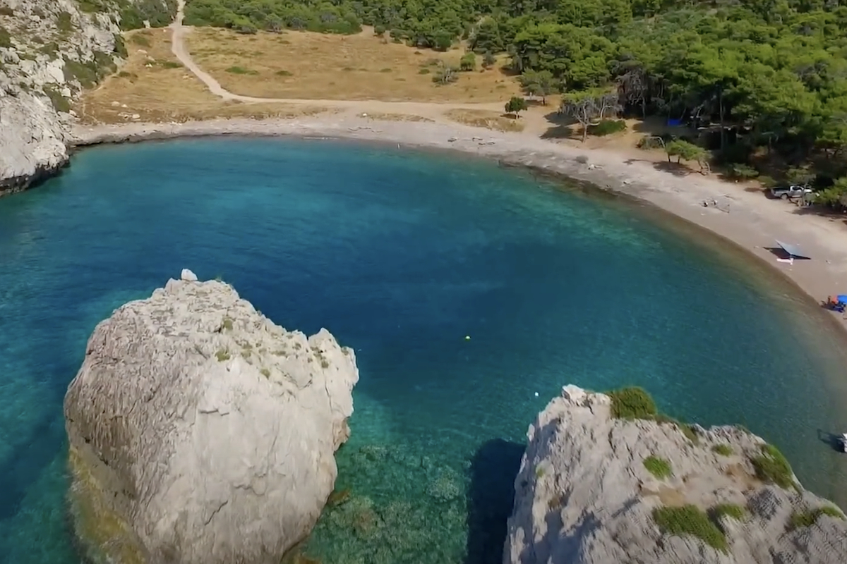 Οι 3 καλύτερες παραλίες της Κορινθίας κοντά στην Αθήνα