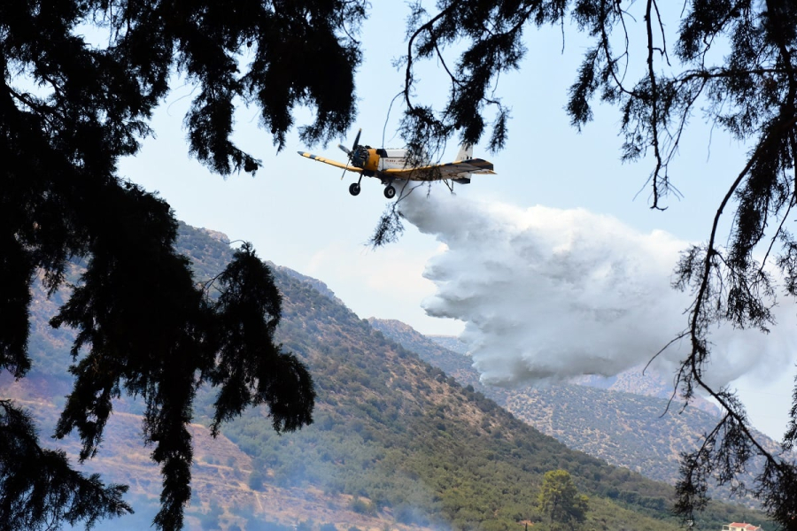 Φωτιά τώρα στο Μοναστηράκι Αλεξανδρούπολης - Σηκώθηκαν τρία εναέρια μέσα