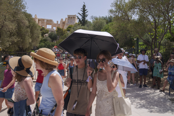 «Έσπασαν» τα θερμόμετρα: 40αρια σε πάνω από 100 περιοχές – Υποχωρεί ο καύσωνας την Παρασκευή 14/6