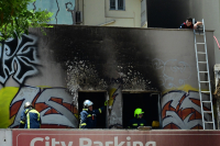 Έσβησε η φωτιά στην Ευελπίδων σε εγκαταλελειμμένο κτήριο