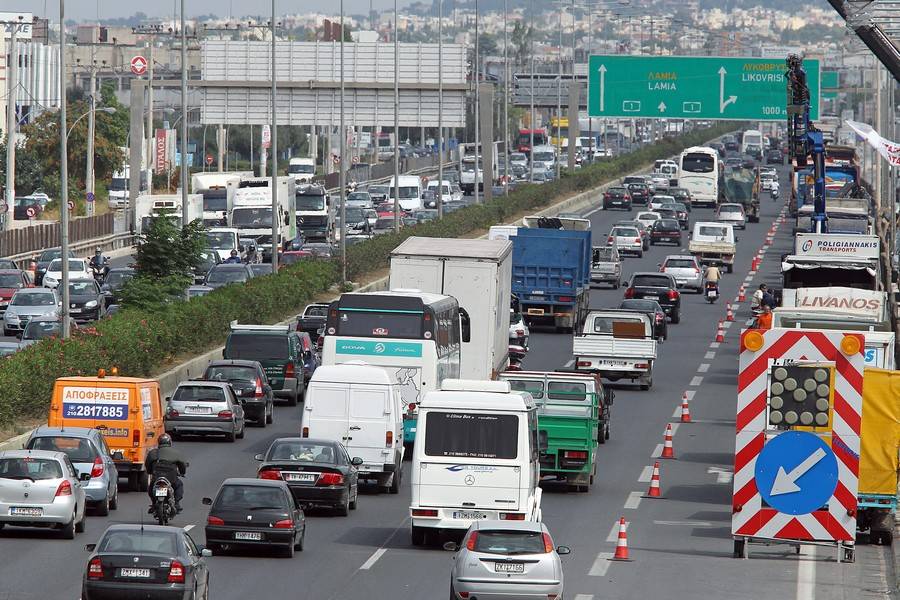 Τροχαίο στην Αθηνών - Λαμίας έφερε ουρές χιλιομέτρων