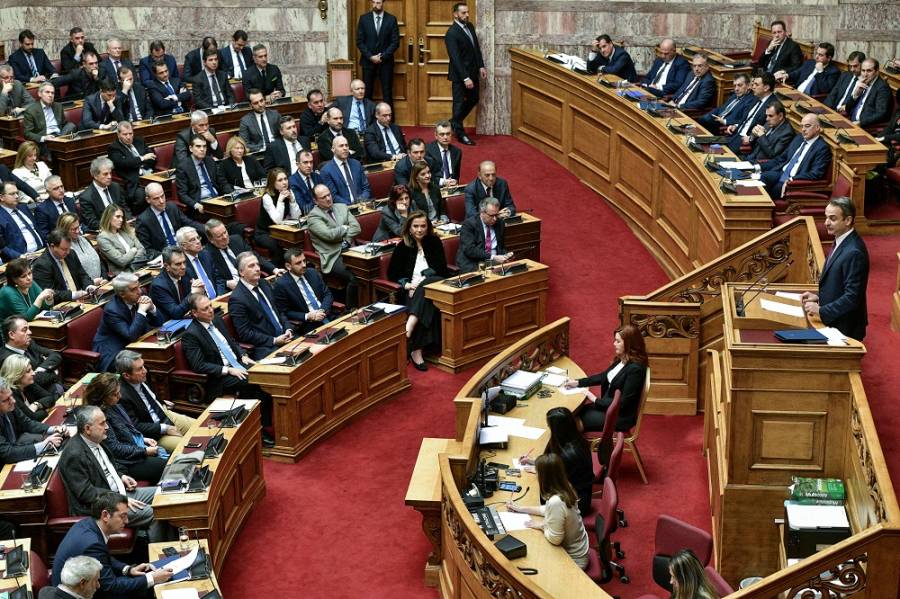 Προβληματισμός στην κυβέρνηση για το «μέτωπο» της αντιπολίτευσης στο Πολυτεχνείο