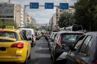 Κίνηση στους δρόμους: Κυκλοφοριακό «κομφούζιο» σε Κηφισό και κέντρο Αθήνας (χάρτης)