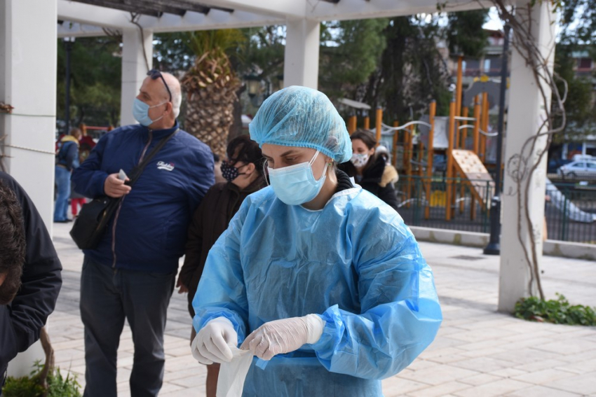 Αντιπρόεδρος ΕΟΔΥ: Λιγότερα τα τεστ κορονοϊού λόγω κακοκαιρίας