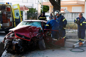 Μαρούσι: Σοβαρό τροχαίο με απεγκλωβισμό του οδηγού