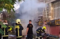 Φωτιά σε αποθήκη στον Ταύρο - Μεγάλη κινητοποίηση της Πυροσβεστικής (Βίντεο)
