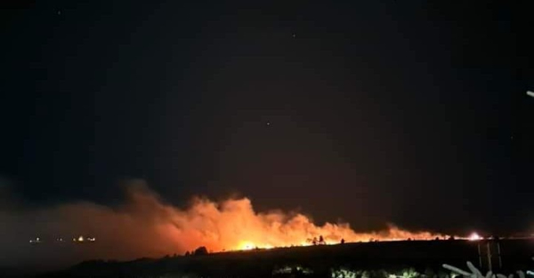 Κοζάνη: Μεγάλη φωτιά στις παρυφές της πόλης – Τέθηκε υπό έλεγχο (βίντεο)