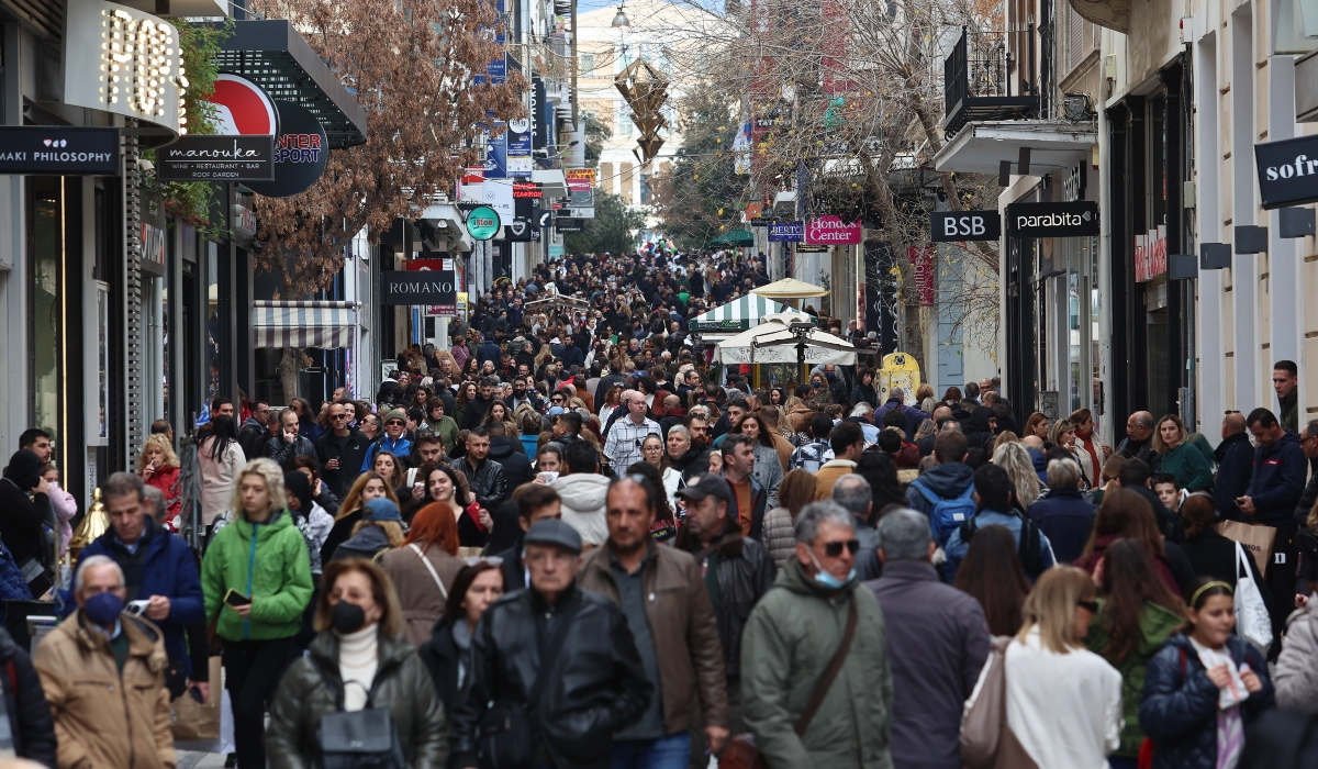 Γρίπη: Αυτά είναι τα συμπτώματα, πότε μεταδίδεται