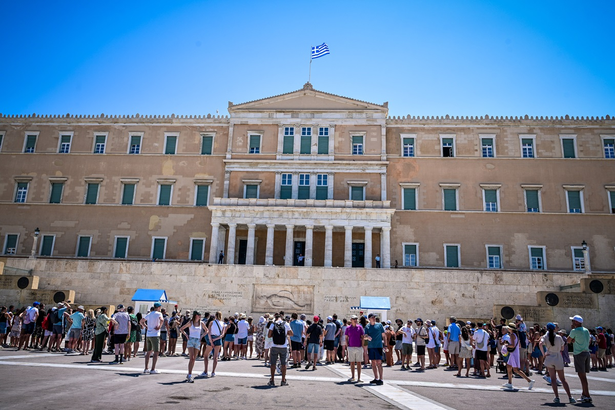 Το πρόβλημα της υπογεννητικότητας δεν πρέπει να απασχολεί μόνο τη Δεξιά