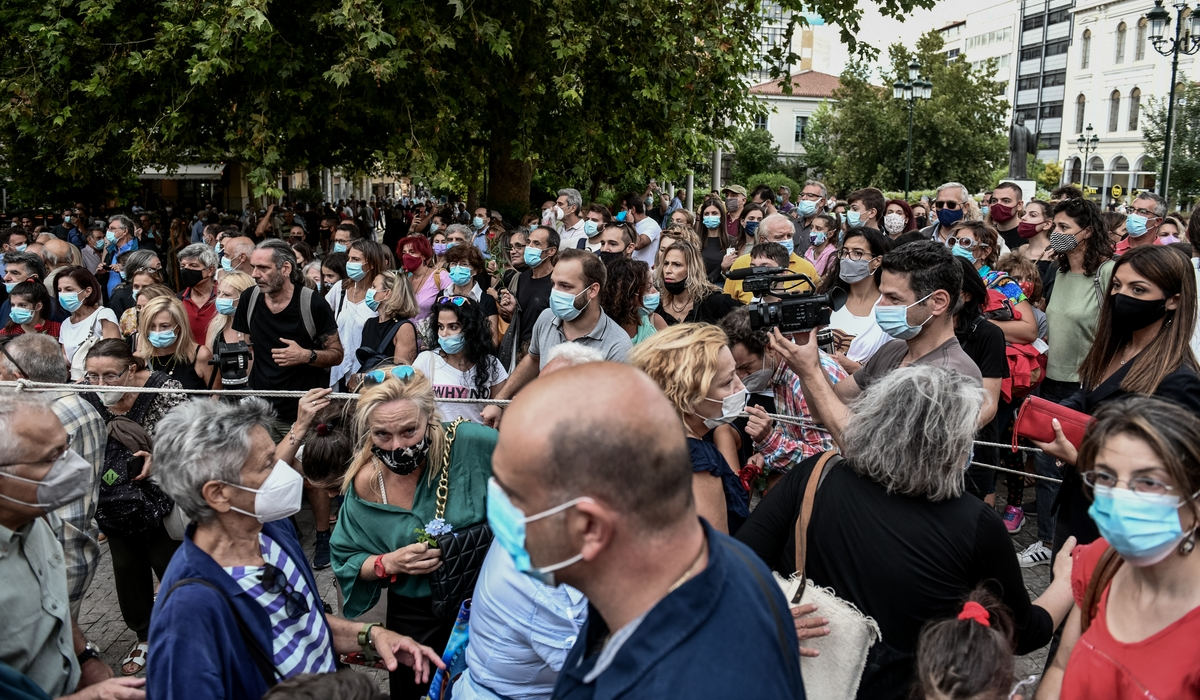 Μίκης Θεοδωράκης: Πλήθος κόσμου και σήμερα στη Μητρόπολη, την Πέμπτη η κηδεία στα Χανιά