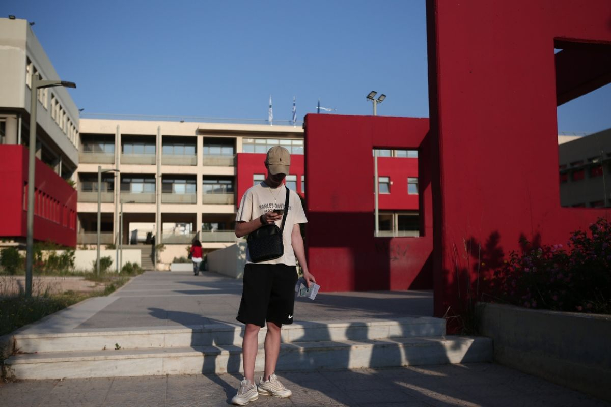 Βάσεις 2024 με εκπλήξεις: Οι σχολές σε... ελεύθερη πτώση - Τελευταίες εκτιμήσεις για Αθήνα, Θεσσαλονίκη