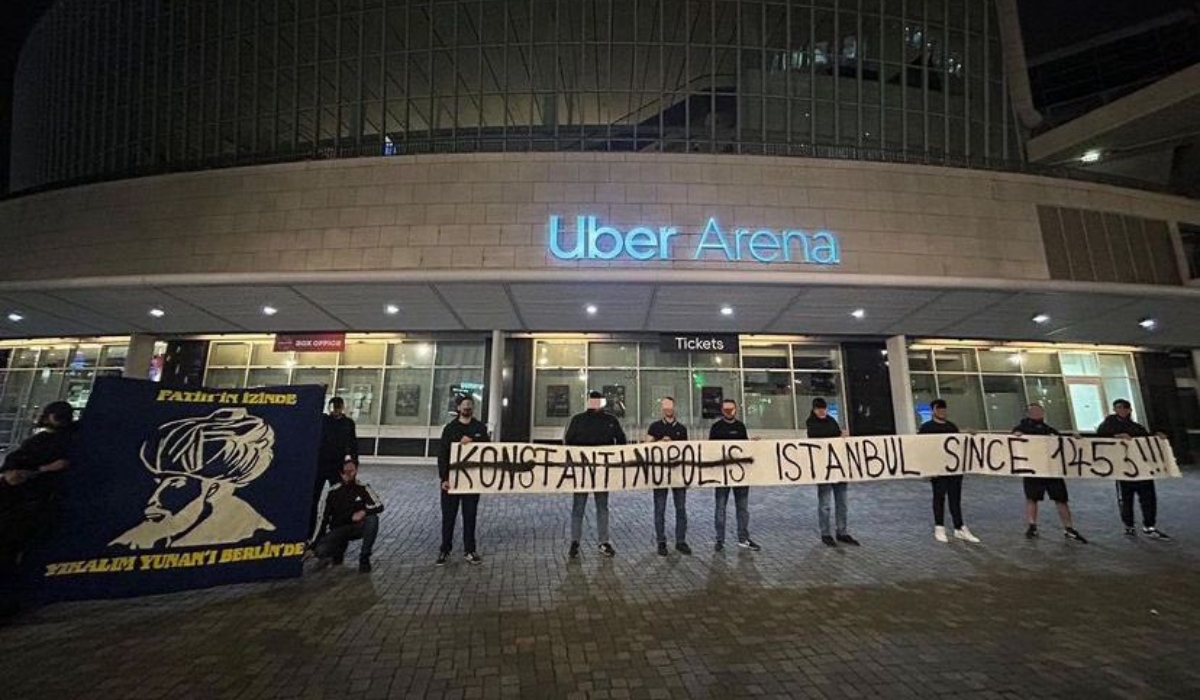 Final Four: Νέα πρόκληση των οπαδών της Φενέρμπαχτσε - Πανό για Άλωση της Πόλης και Μωάμεθ Β’