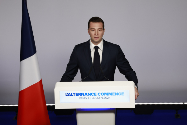 Γαλλία: Προσπάθησε να τα «μαζέψει» για την ιθαγένεια ο Μπαρντελά - Νέα δήλωση