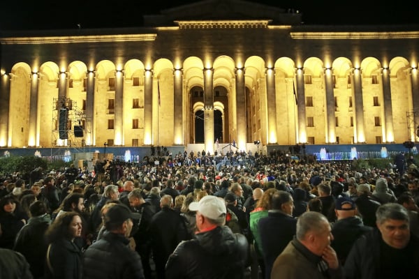 Γεωργία: Μαζικές διαδηλώσεις της αντιπολίτευσης στην Τιφλίδα για τις «κλεμμένες εκλογές»